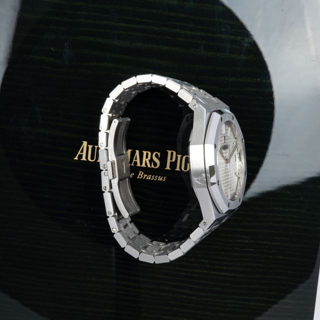 Audemars Piguet Royal Oak 15500ST.OO.1220ST.04 Image 4